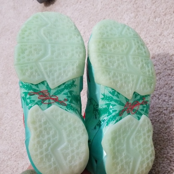 Lebron 11 Christmas 5.5Y or 7 Women Sneakers